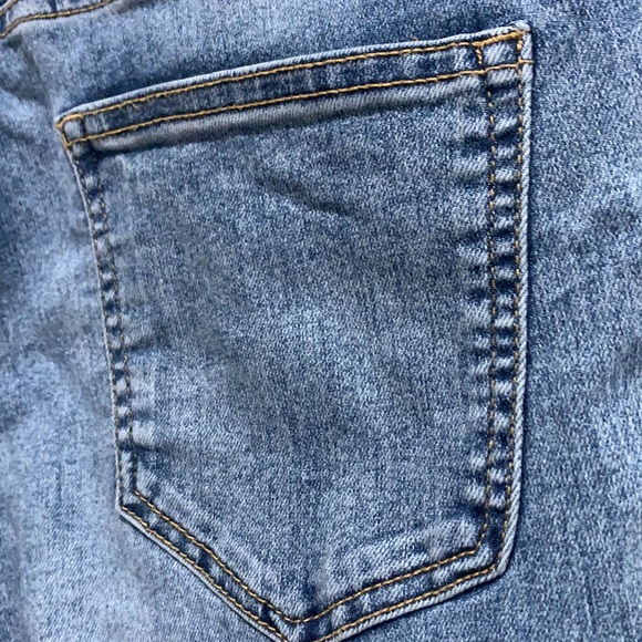 Divided Blue With Light Wash Skinny Jeans - Picture 4 of 8